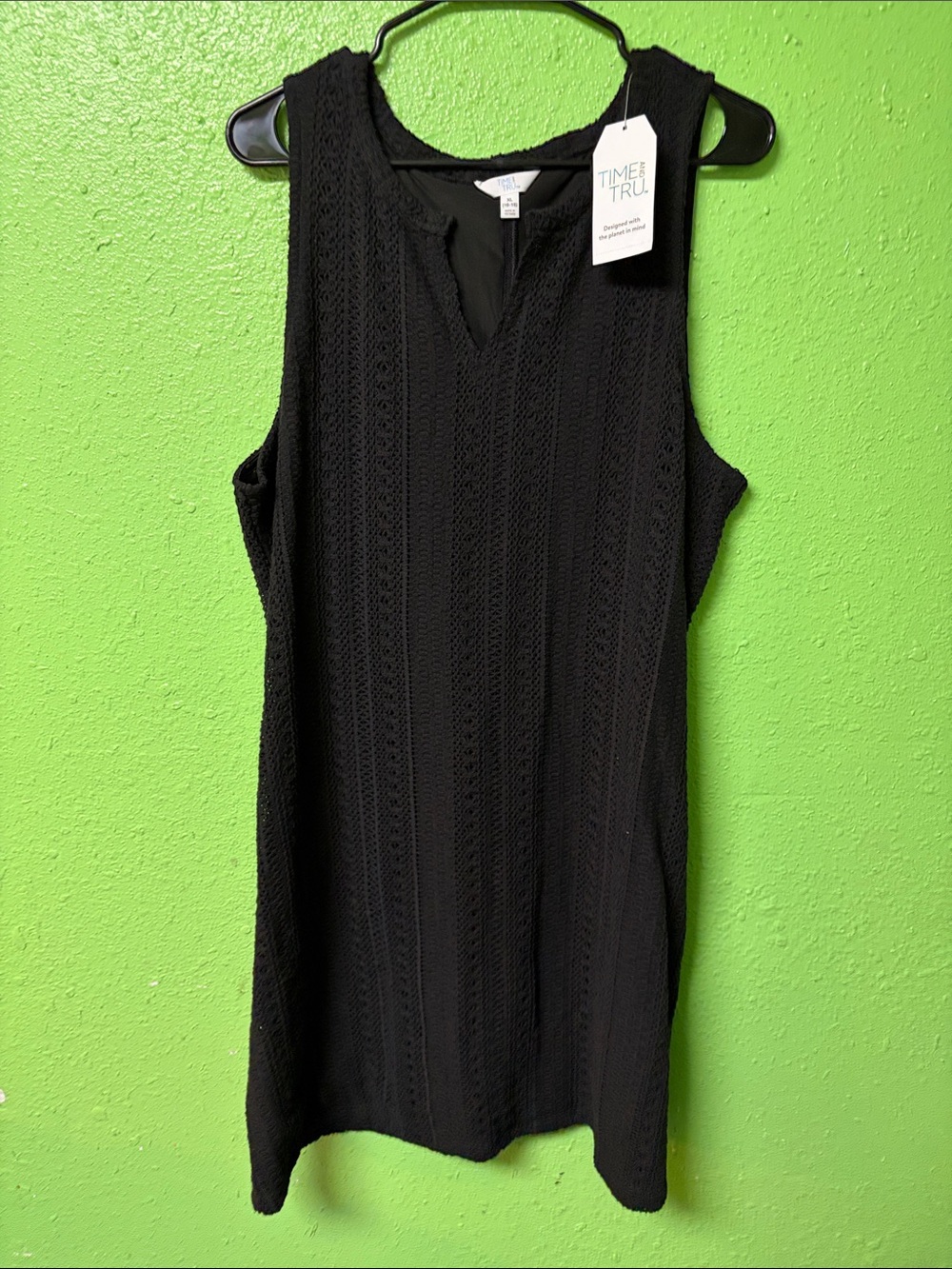 Time and Tru Black Sleeveless Knit Shift Dress